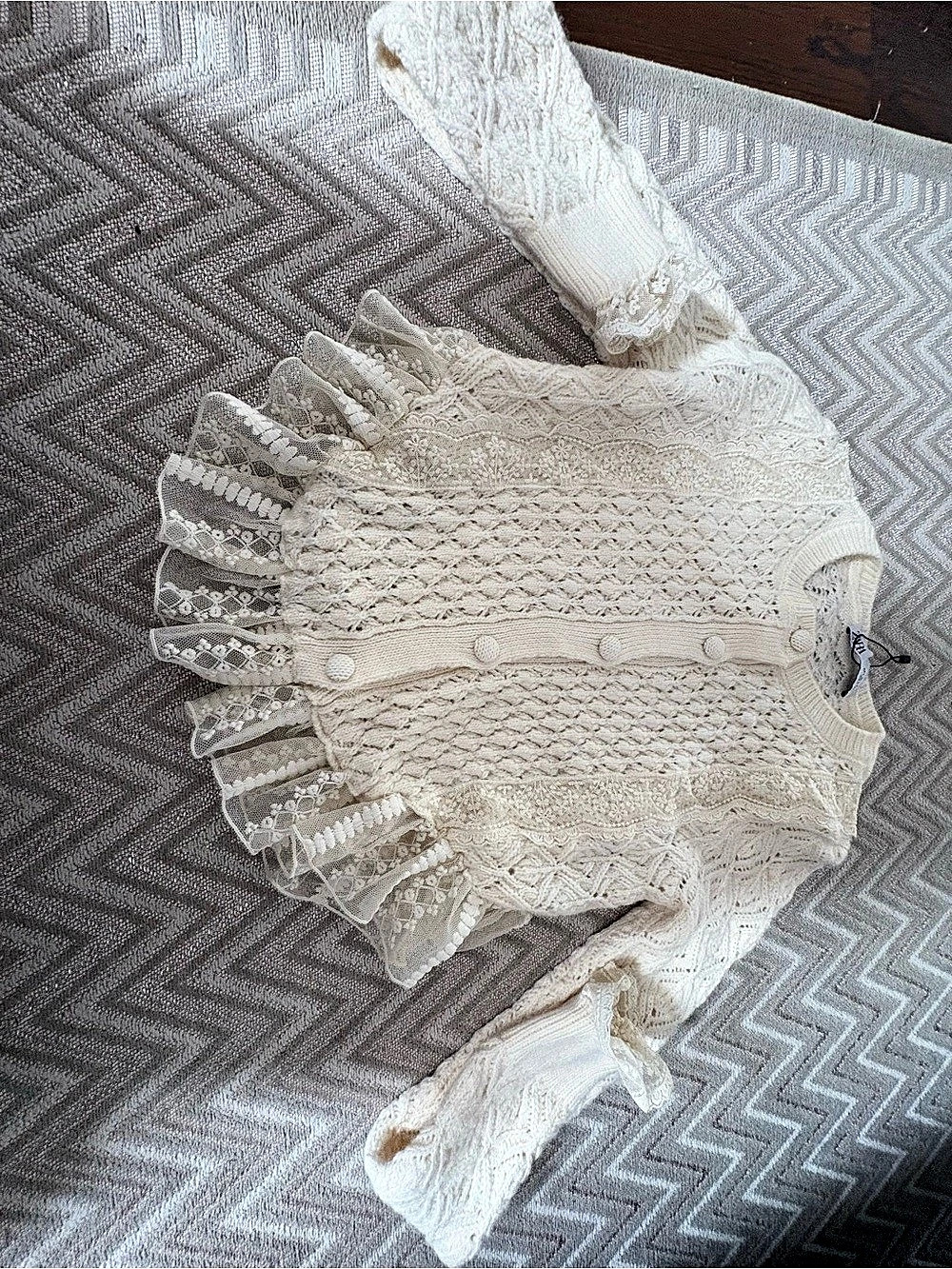 Zara Cream Knit Ruffle Cardigan - Picture 4 of 5